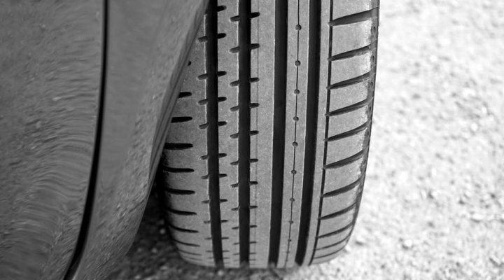 Contrôle continu des pneus, les conseils d'entretien automobile de OPEL à Auxerre