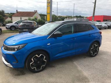 Voir le détail de l'offre de cette OPEL Grandland X Hybrid 225ch Ultimate de 2022 en vente à partir de 48 690 €