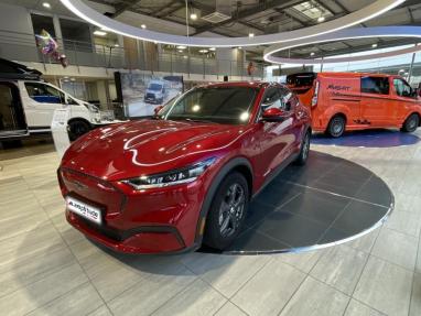 Voir le détail de l'offre de cette FORD Mustang Mach-E Extended Range 99kWh 294ch 7cv de 2022 en vente à partir de 395.58 € / mois