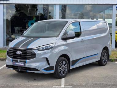 Voir le détail de l'offre de cette FORD Transit Custom Fg 280 L1H1 2.0 EcoBlue 136ch Limited BVA8 de 2024 en vente à partir de 362.91 €  / mois