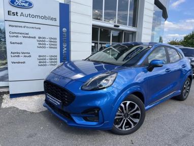Voir le détail de l'offre de cette FORD Puma 1.0 Flexifuel 125ch S&S mHEV ST-Line de 2023 en vente à partir de 235.07 €  / mois