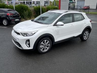 Voir le détail de l'offre de cette KIA Stonic 1.0 T-GDi 100ch Active de 2024 en vente à partir de 17 999 € 