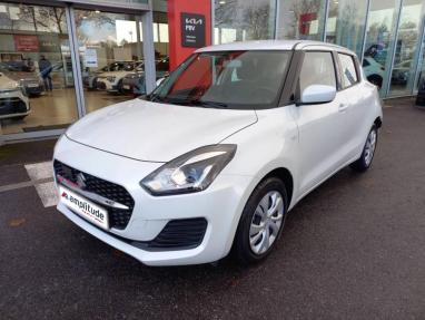 Voir le détail de l'offre de cette SUZUKI Swift 1.2 Dualjet Hybrid 83ch Avantage de 2023 en vente à partir de 139.83 €  / mois