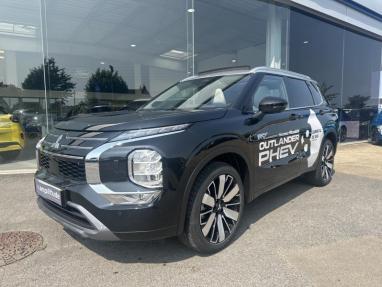 Voir le détail de l'offre de cette MITSUBISHI Outlander 2.4 PHEV 306ch Instyle 4WD de 2025 en vente à partir de 54 989 € 