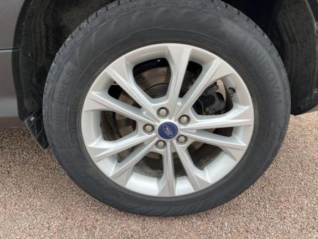 FORD Kuga 1.5 TDCi 120ch Stop&Start Titanium 4x2 Euro6.2 à vendre à Auxerre - Image n°9